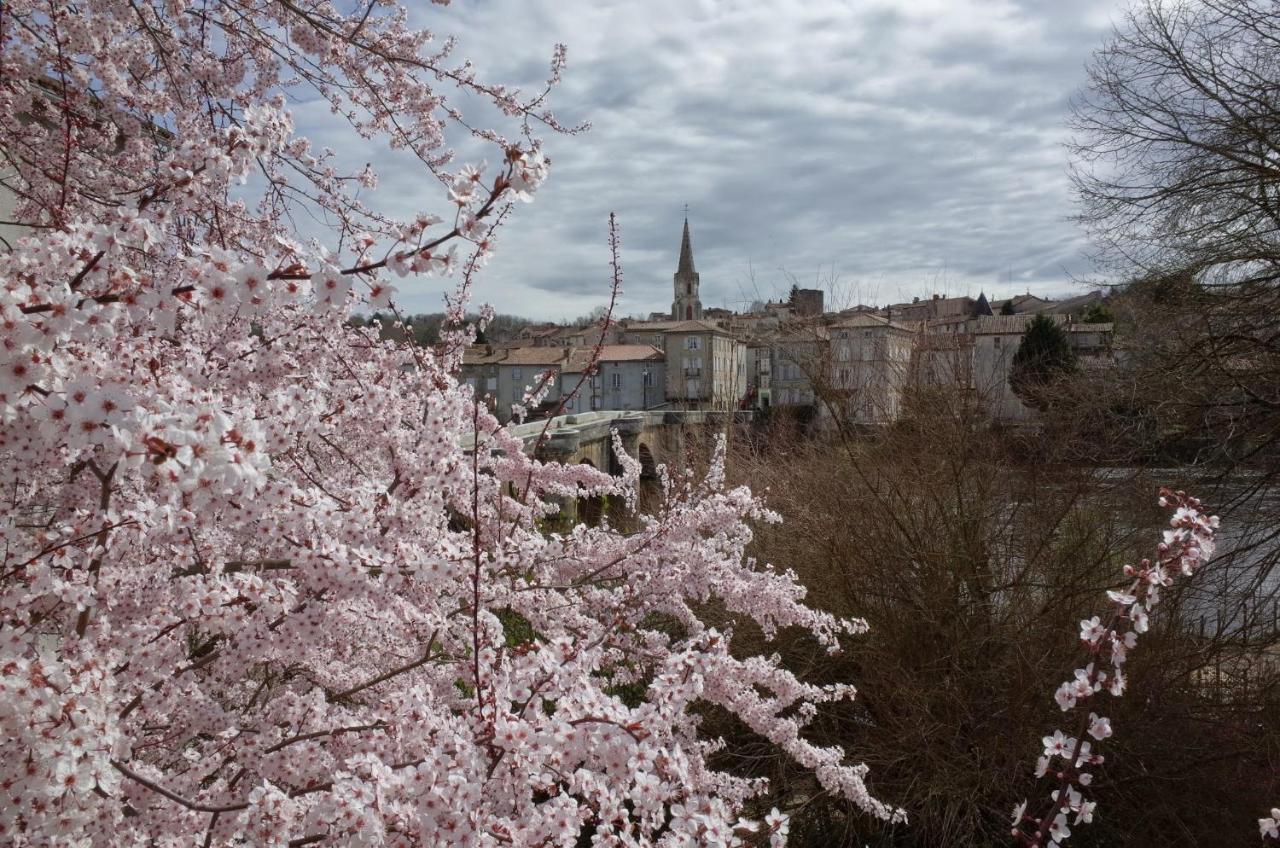 Pont Vieux Chambres D'Hotes Confolens Dış mekan fotoğraf